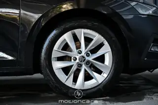Vehicle image thumbnail, number 7