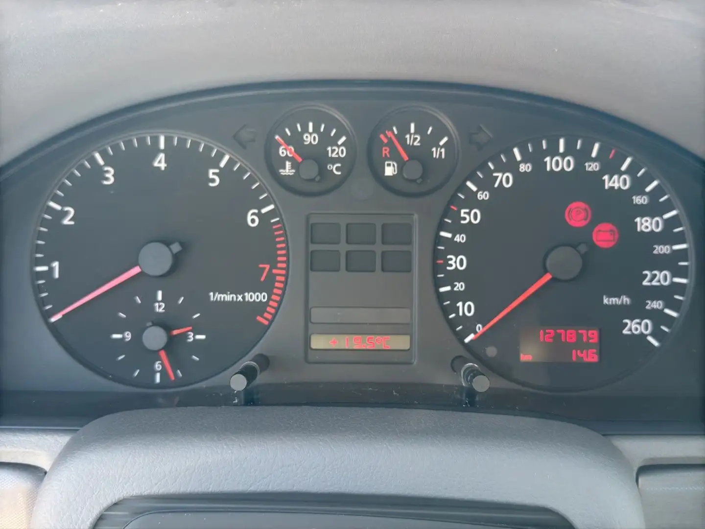 Vehicle image, number 13
