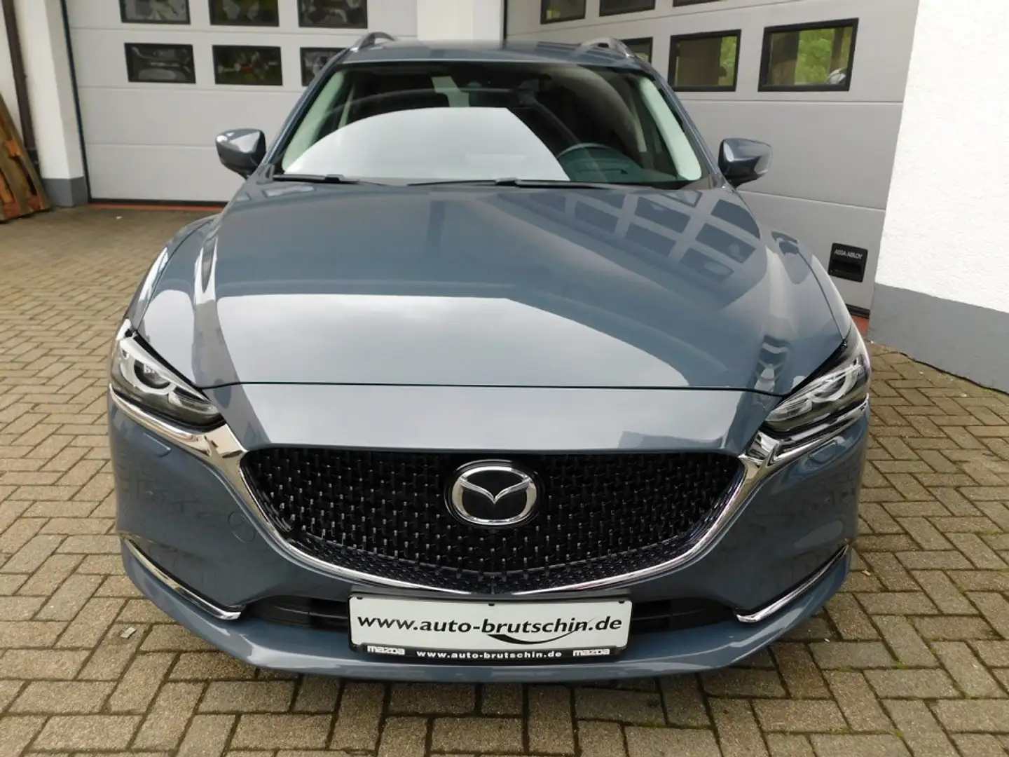 Vehicle image, number 6