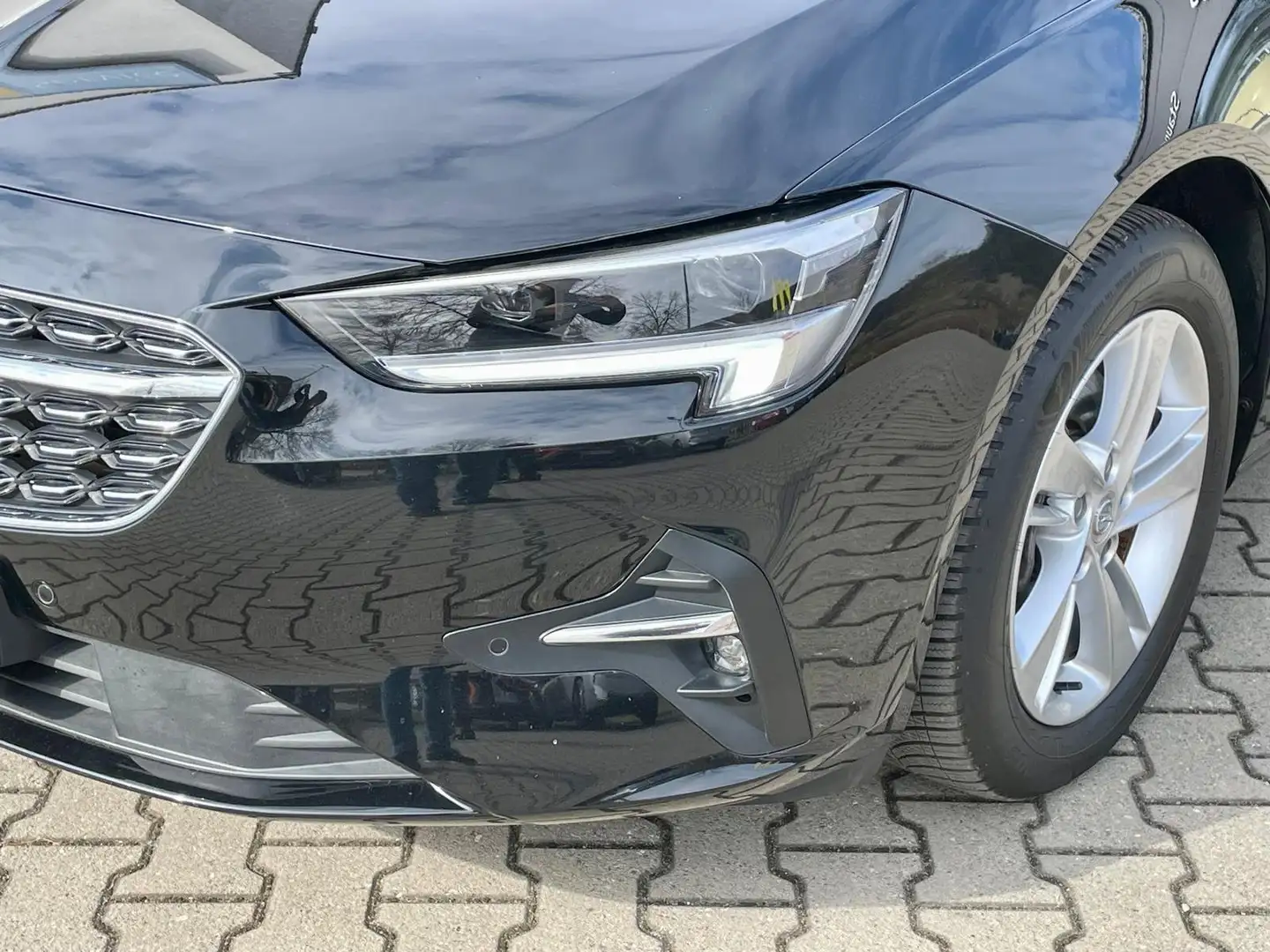 Vehicle image, number 4
