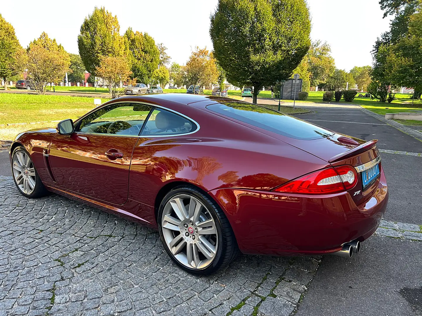 Vehicle image, number 6