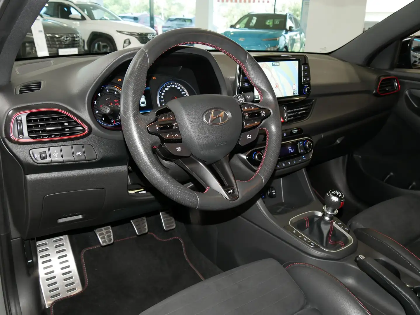 Vehicle image, number 13