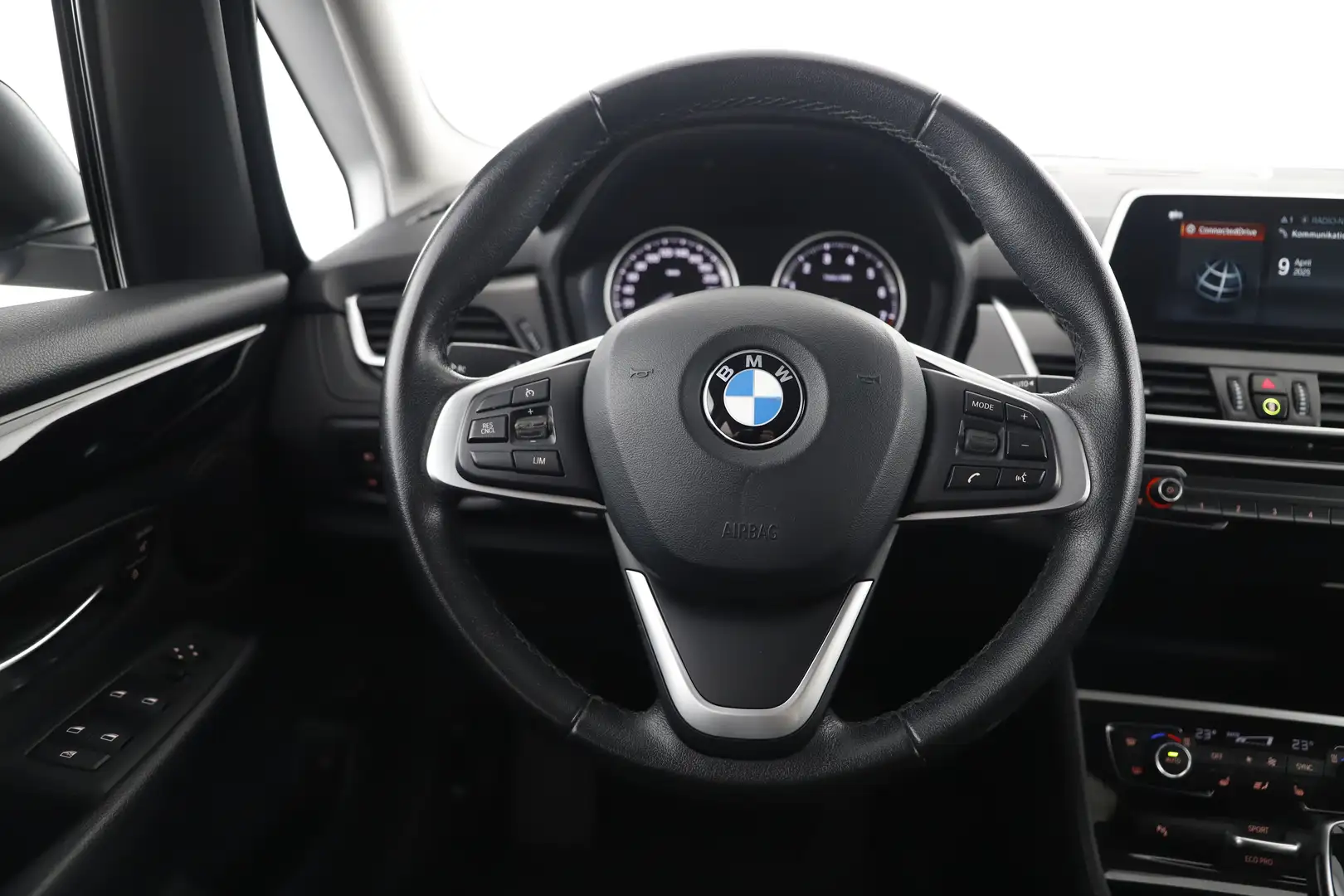 Vehicle image, number 10
