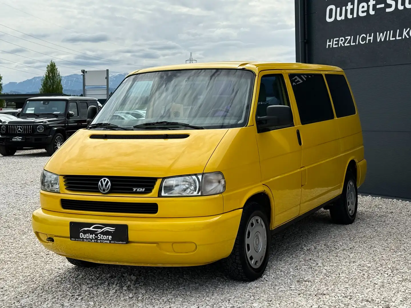 Vehicle image, number 3