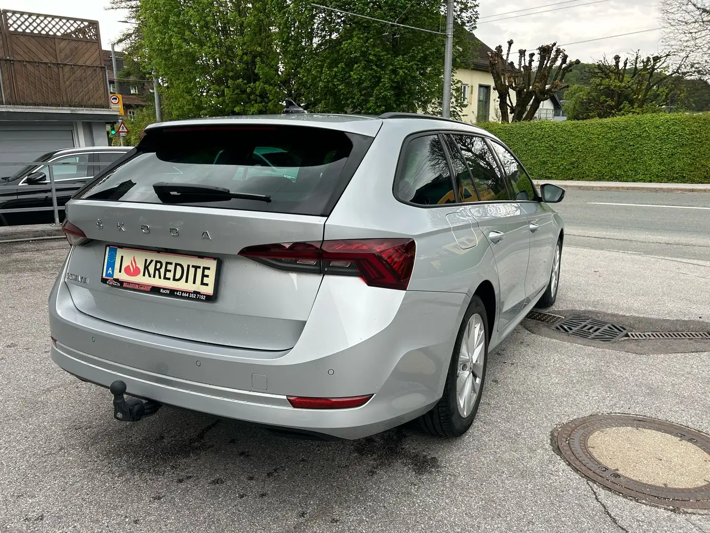Vehicle image, number 10