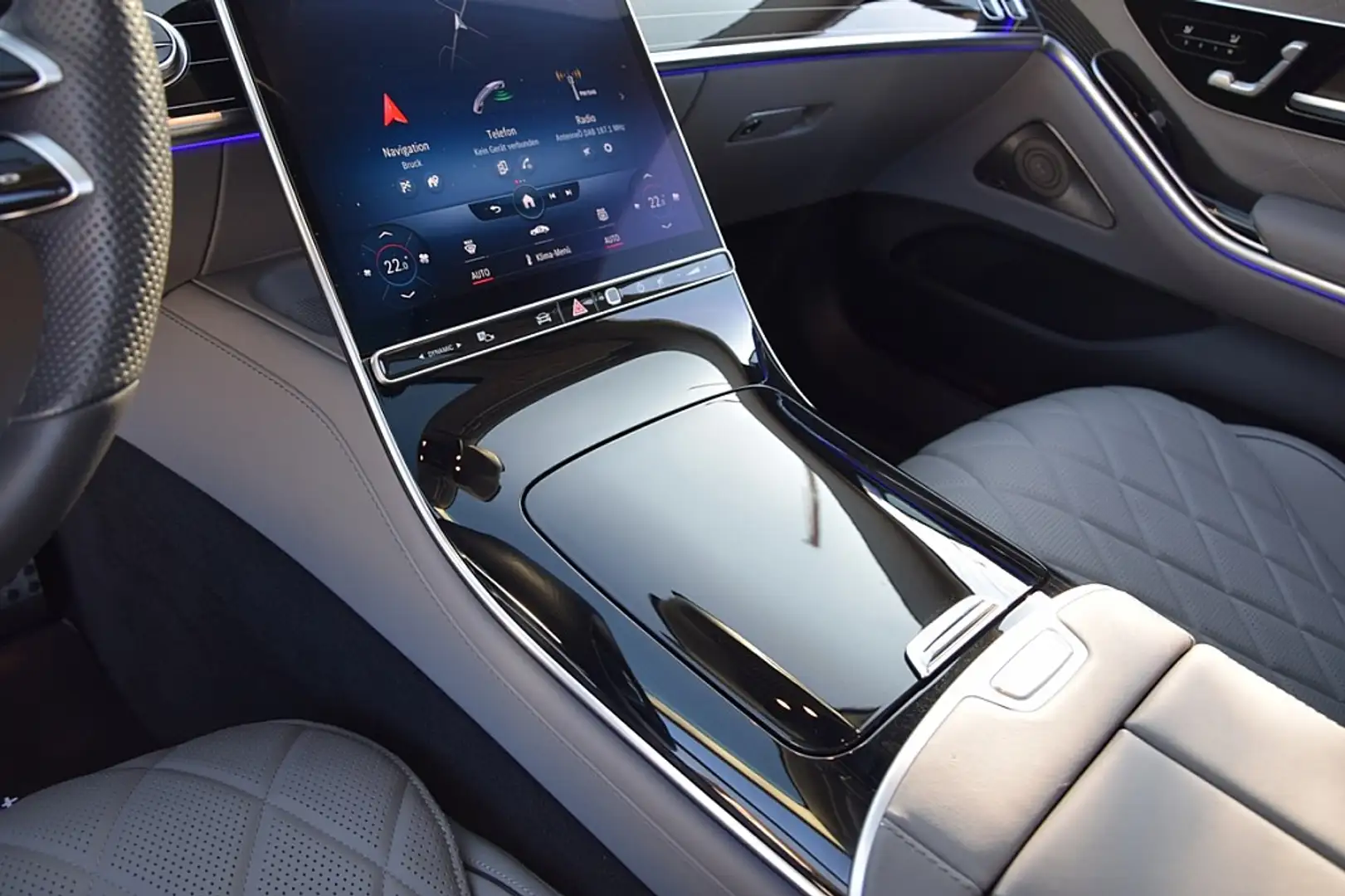 Vehicle image, number 8
