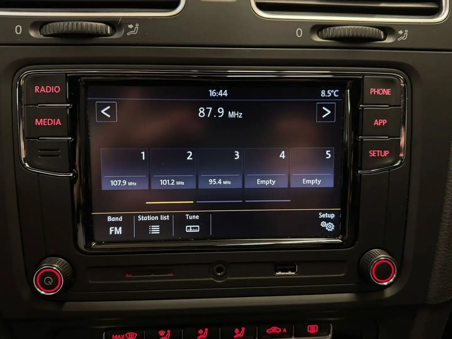 Vehicle image, number 13