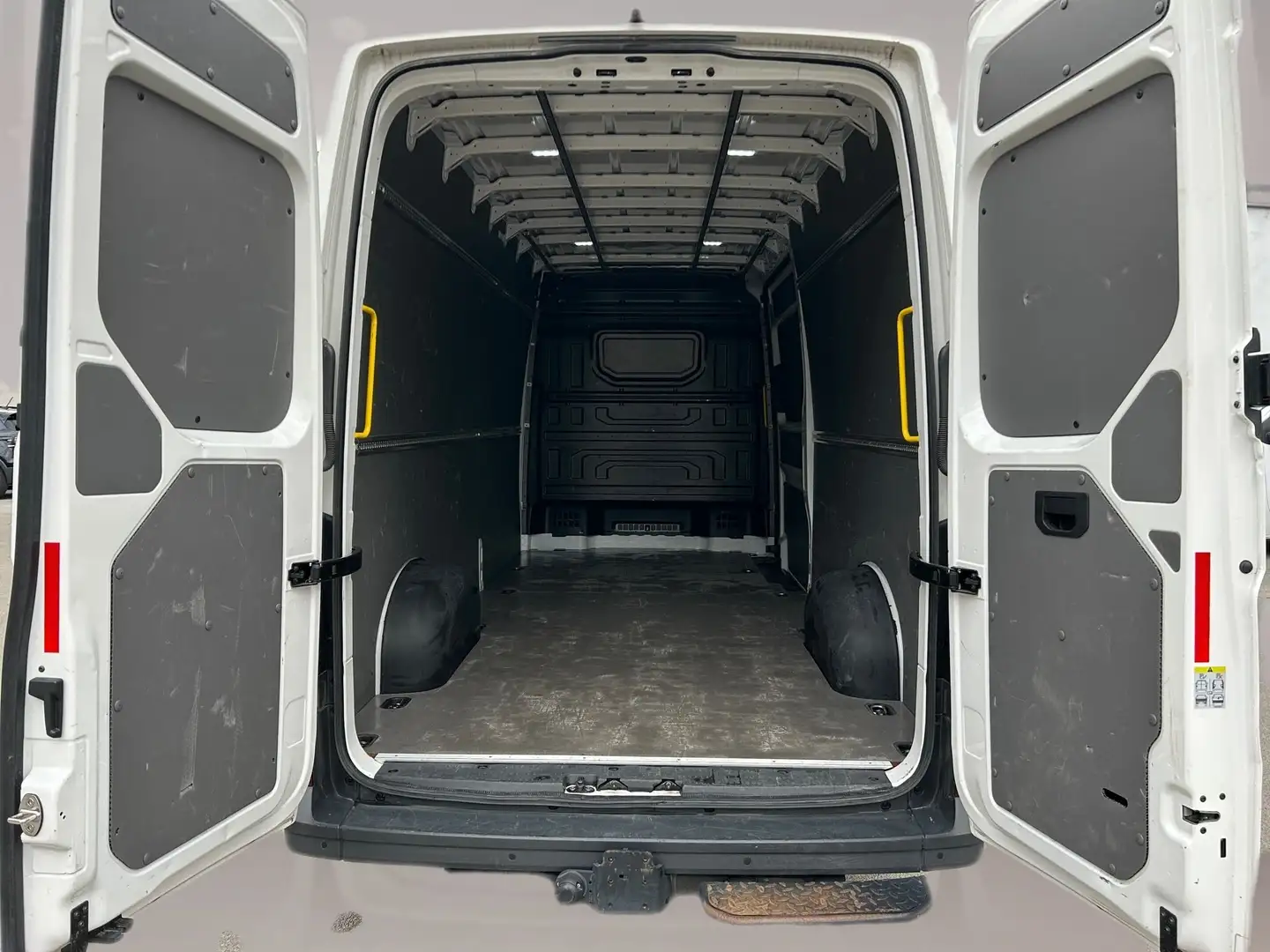 Vehicle image, number 13