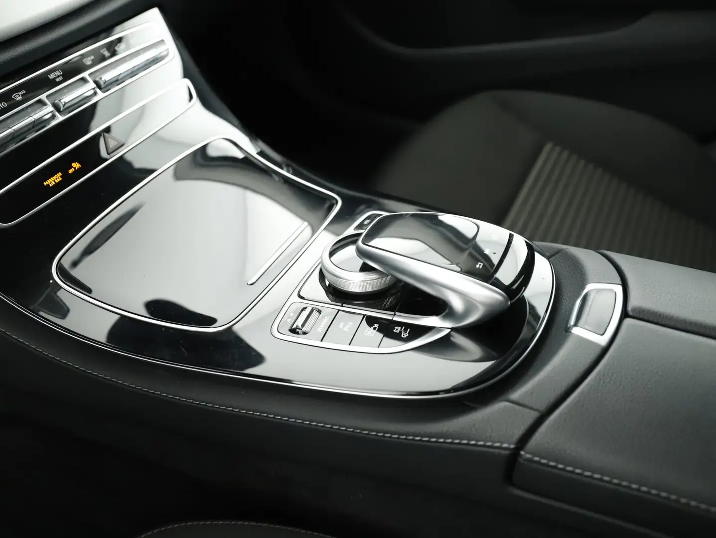 Vehicle image, number 8