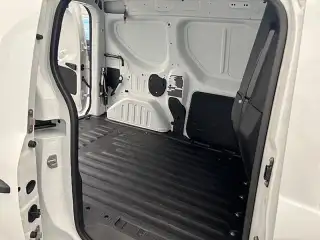 Vehicle image thumbnail, number 6