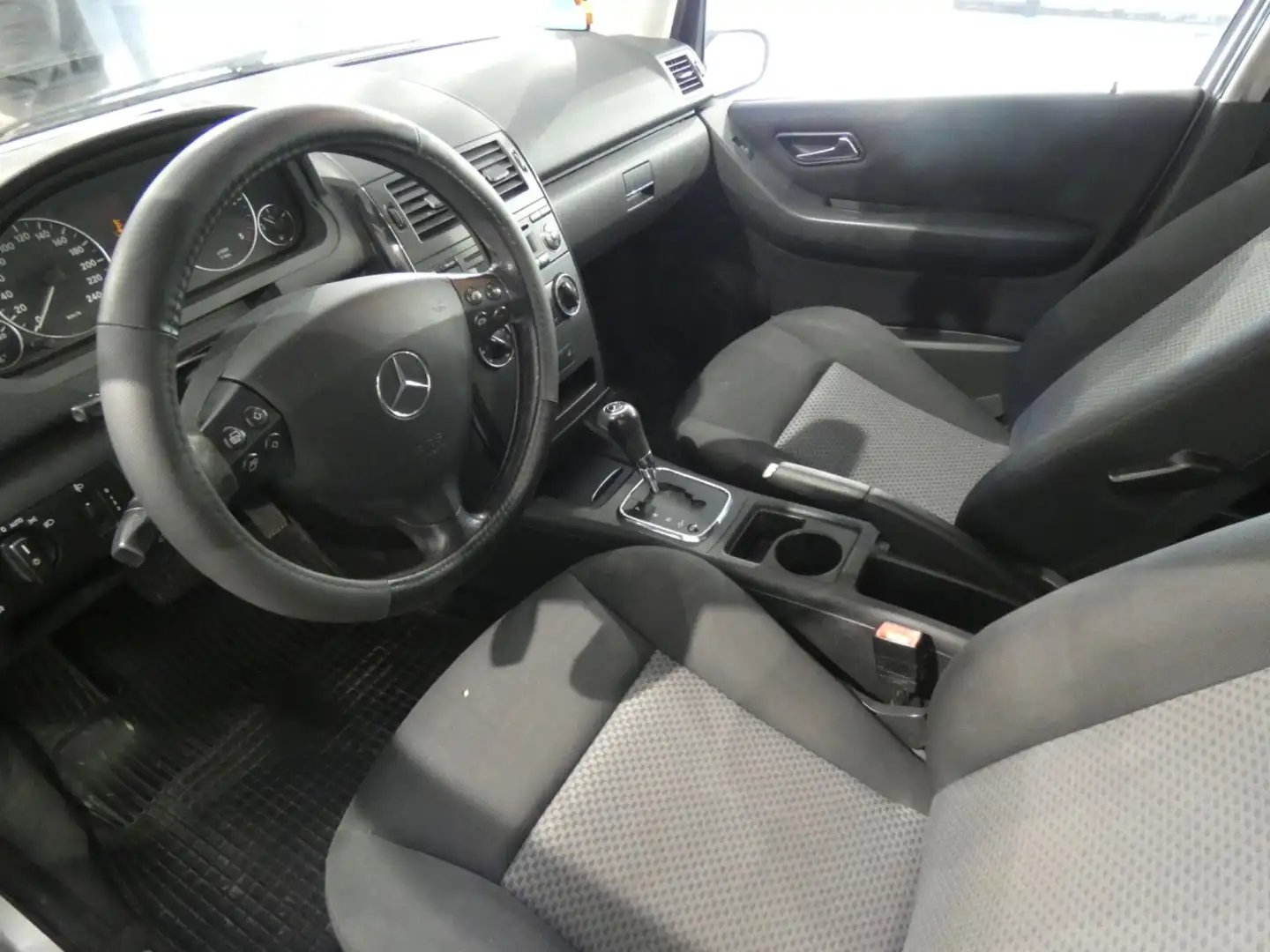 Vehicle image, number 9