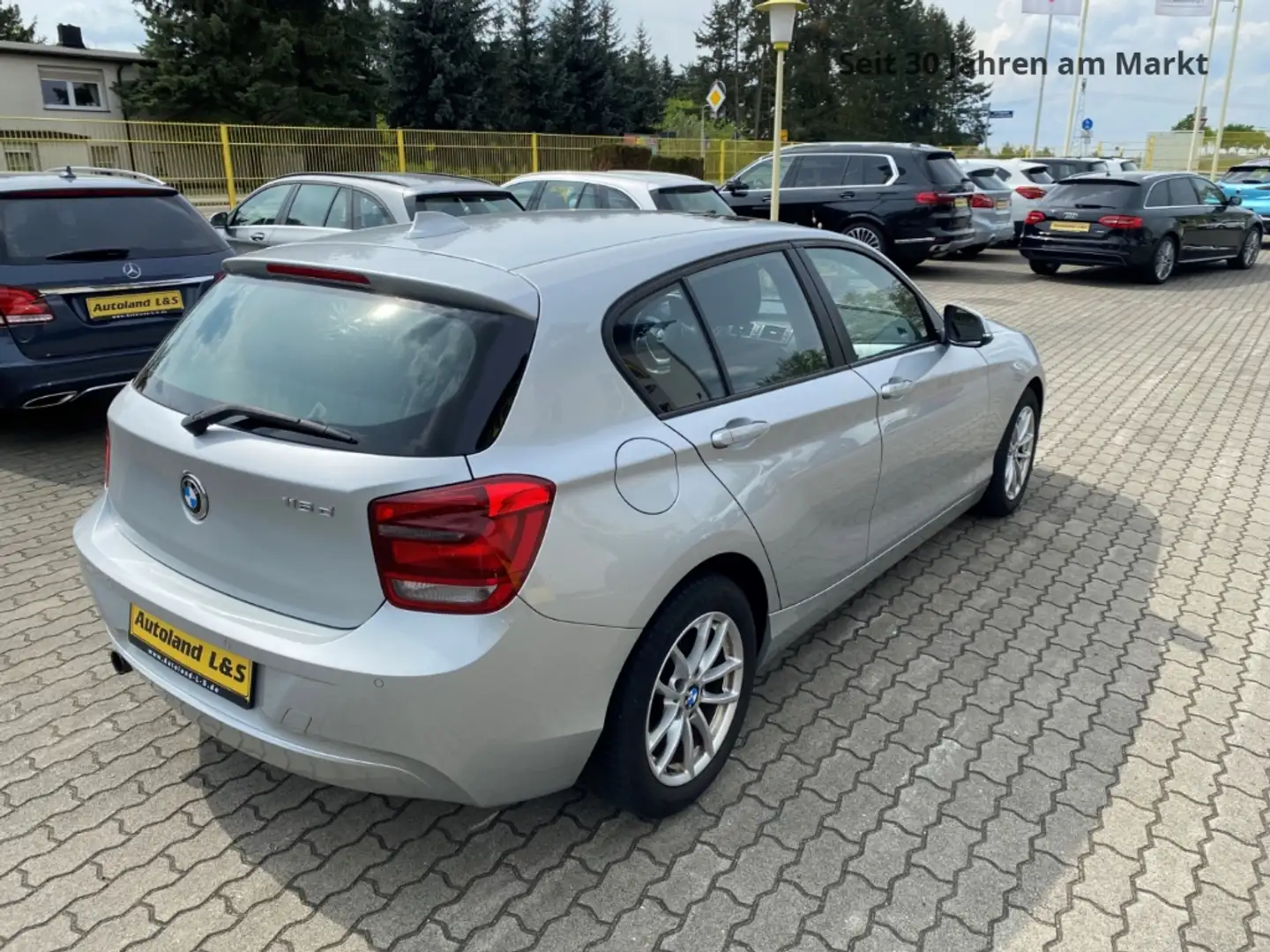 Vehicle image, number 4