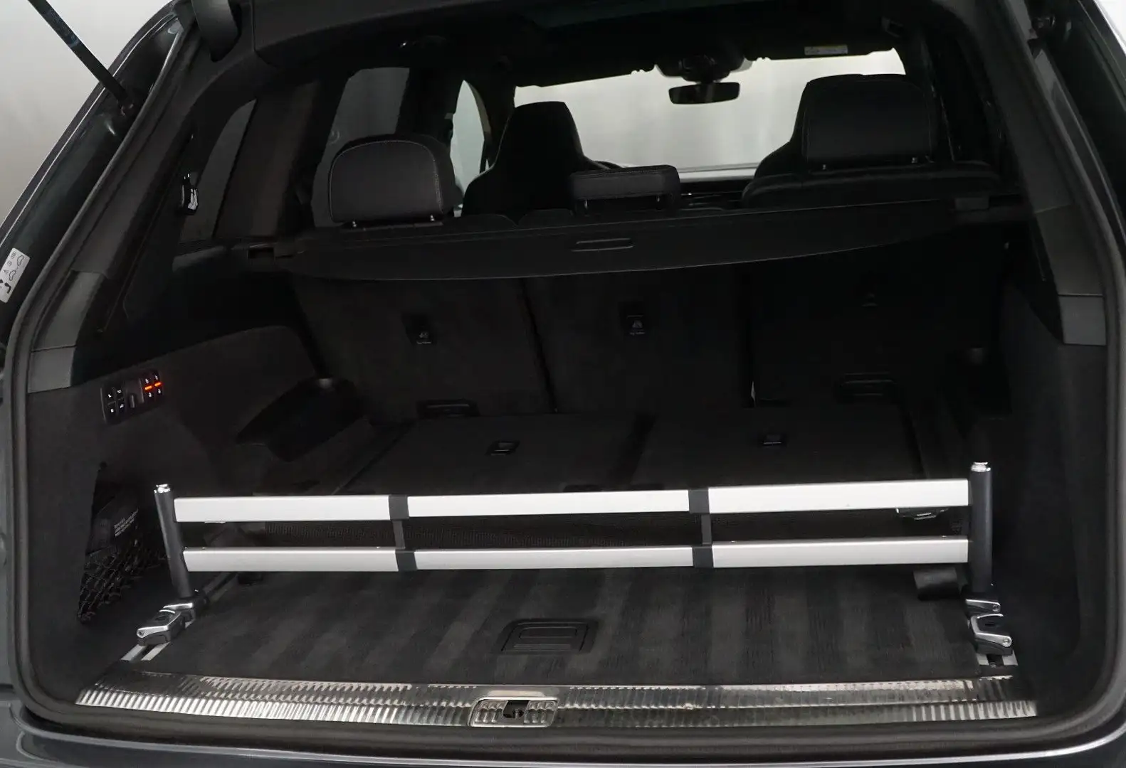 Vehicle image, number 9