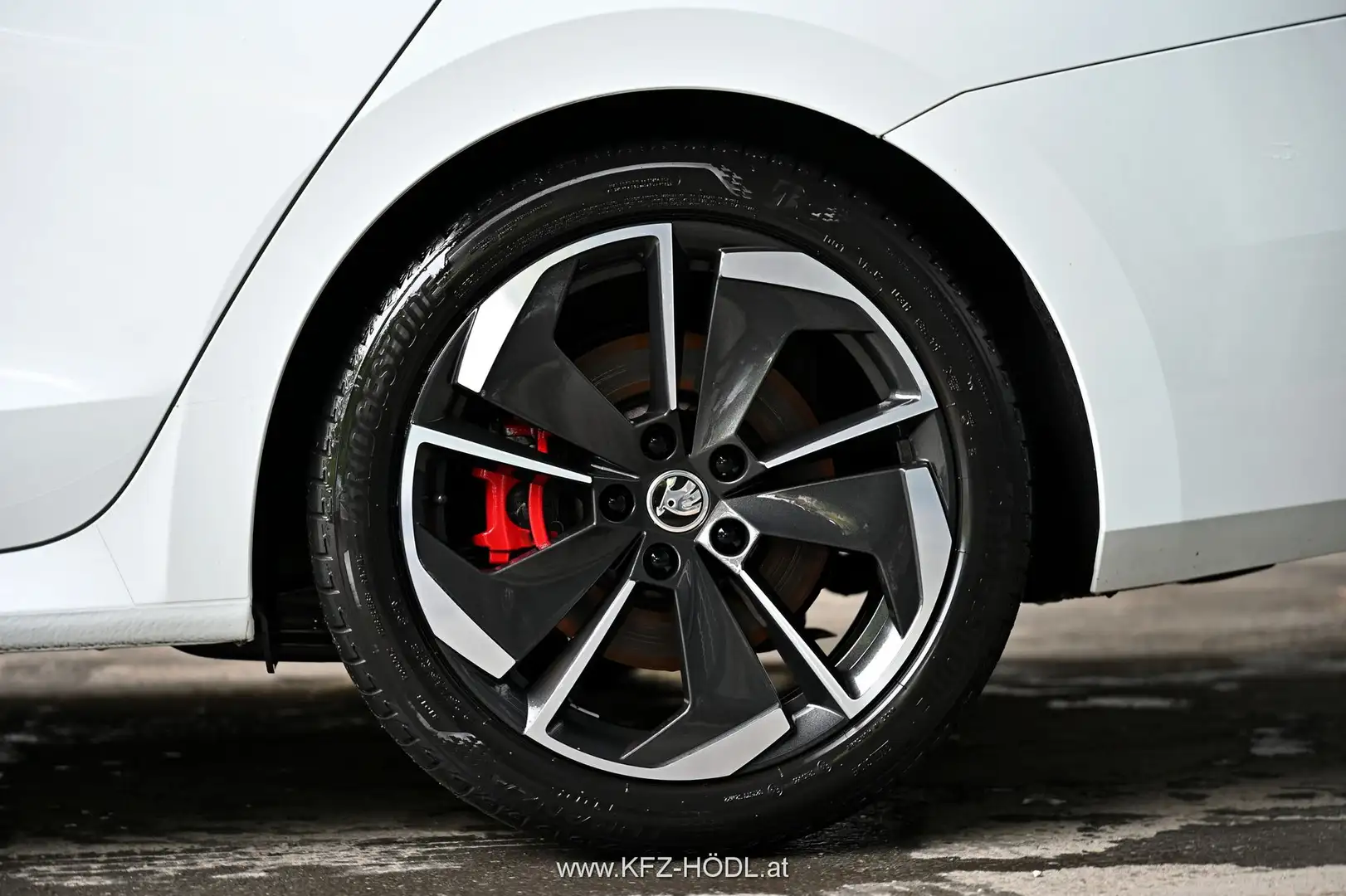 Vehicle image, number 8