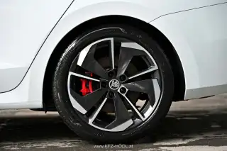 Vehicle image thumbnail, number 8