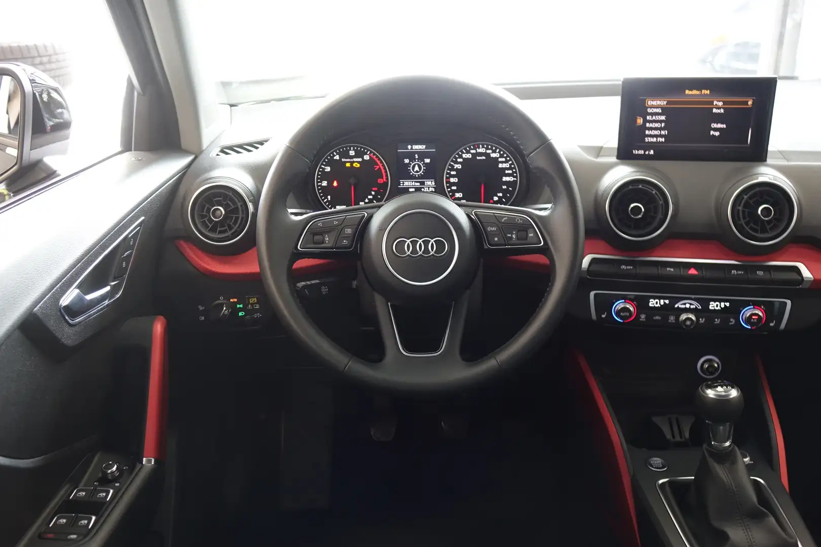 Vehicle image, number 8