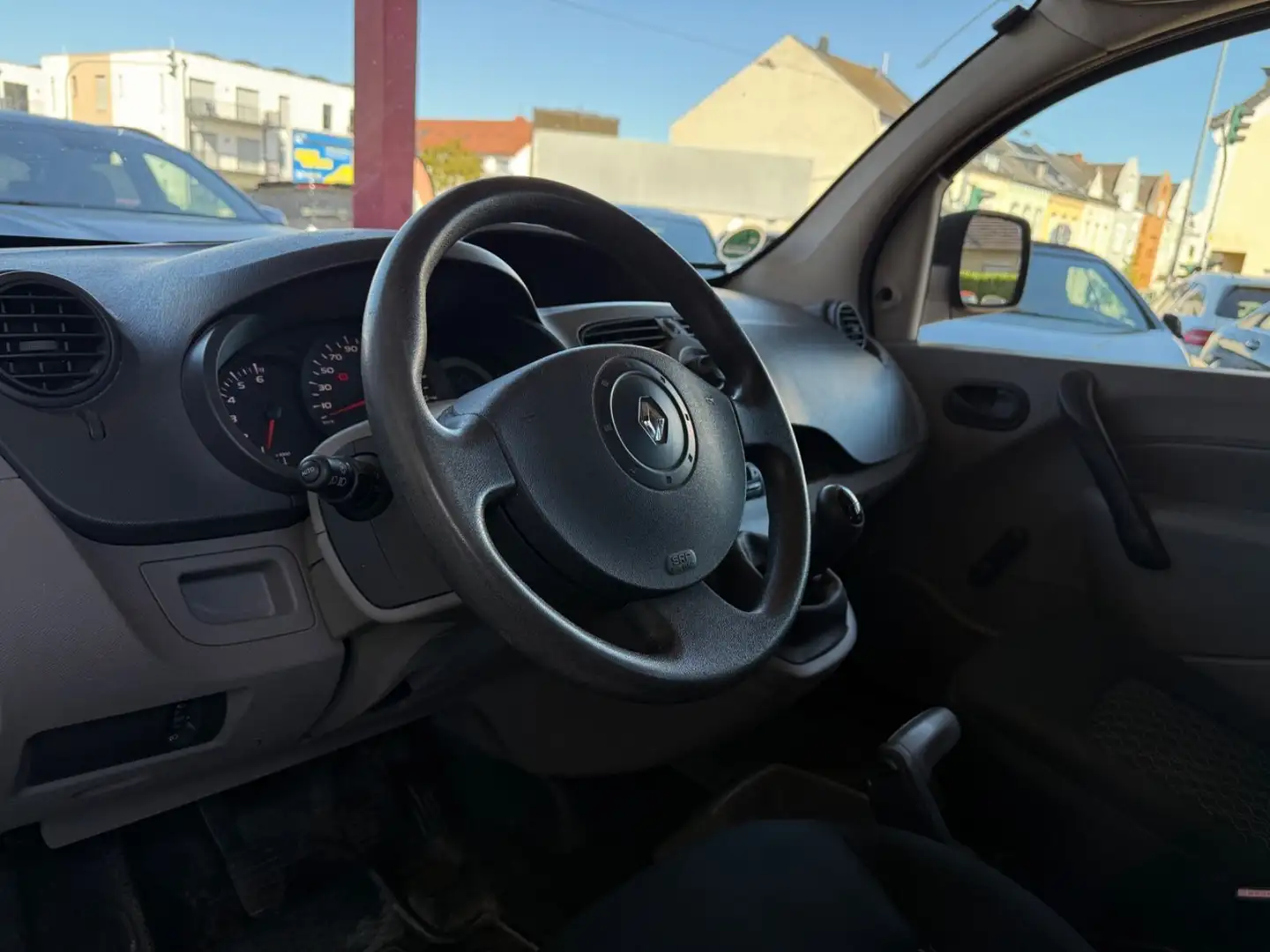 Vehicle image, number 8