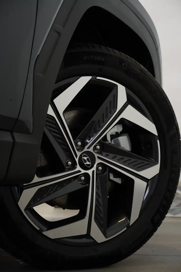 Vehicle image, number 9