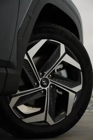 Vehicle image thumbnail, number 9