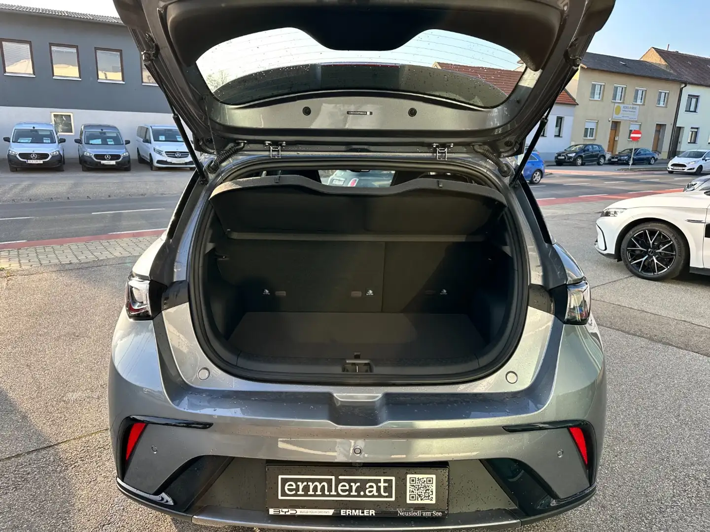 Vehicle image, number 7