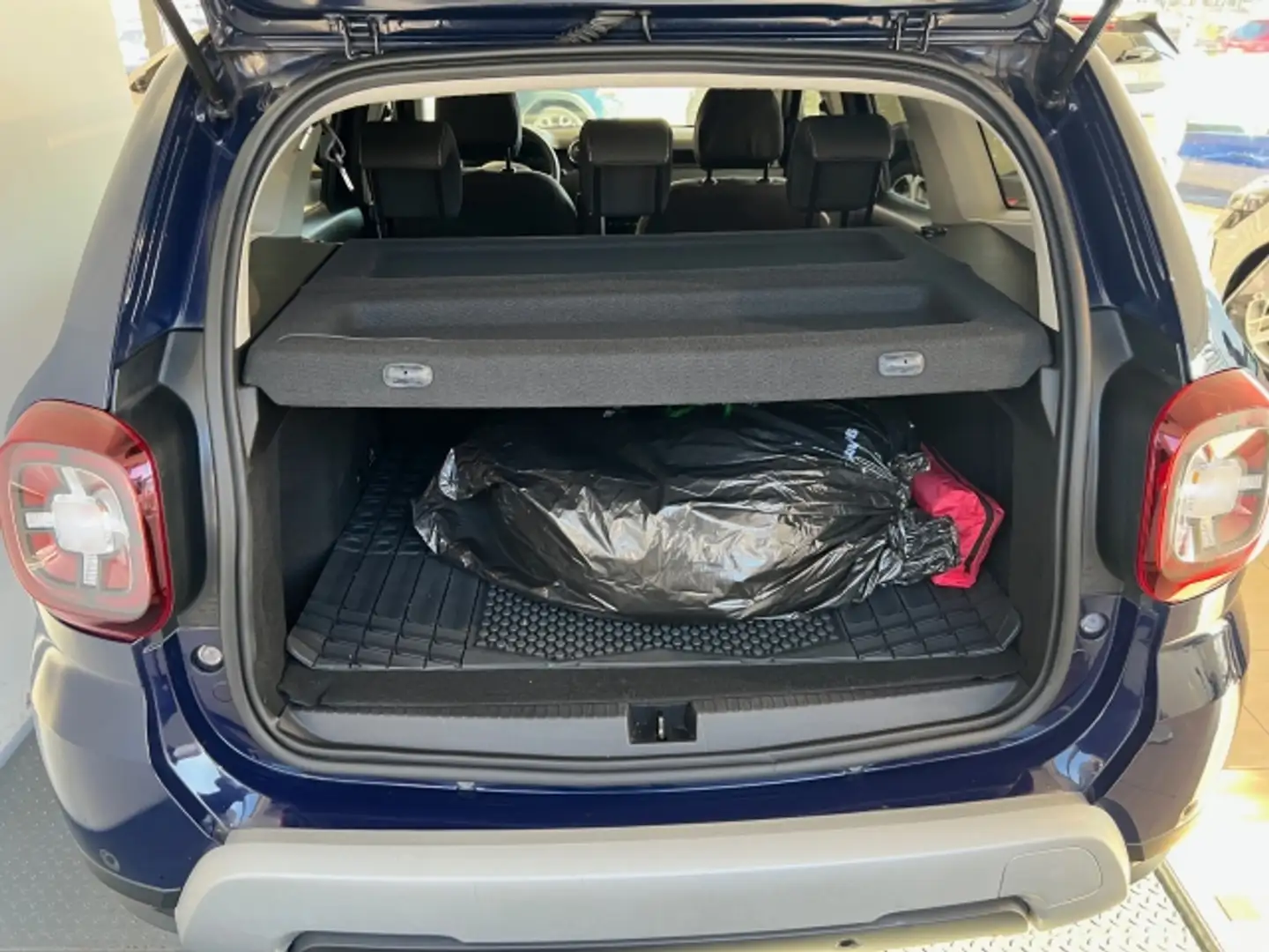 Vehicle image, number 6