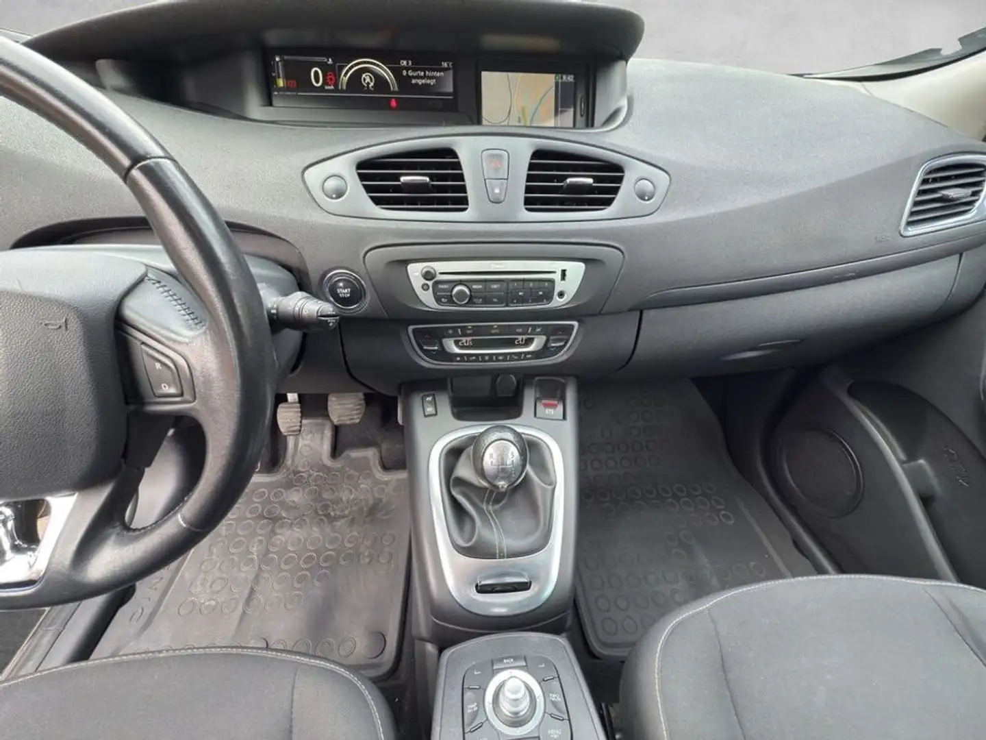 Vehicle image, number 13