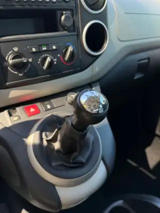 Vehicle image thumbnail, number 15