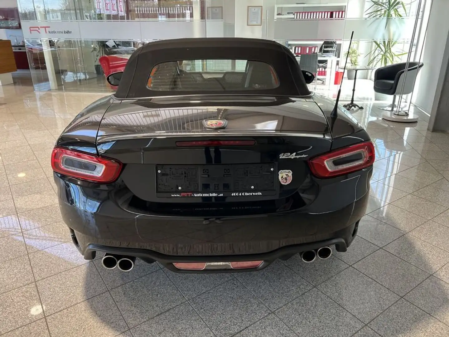 Vehicle image, number 4