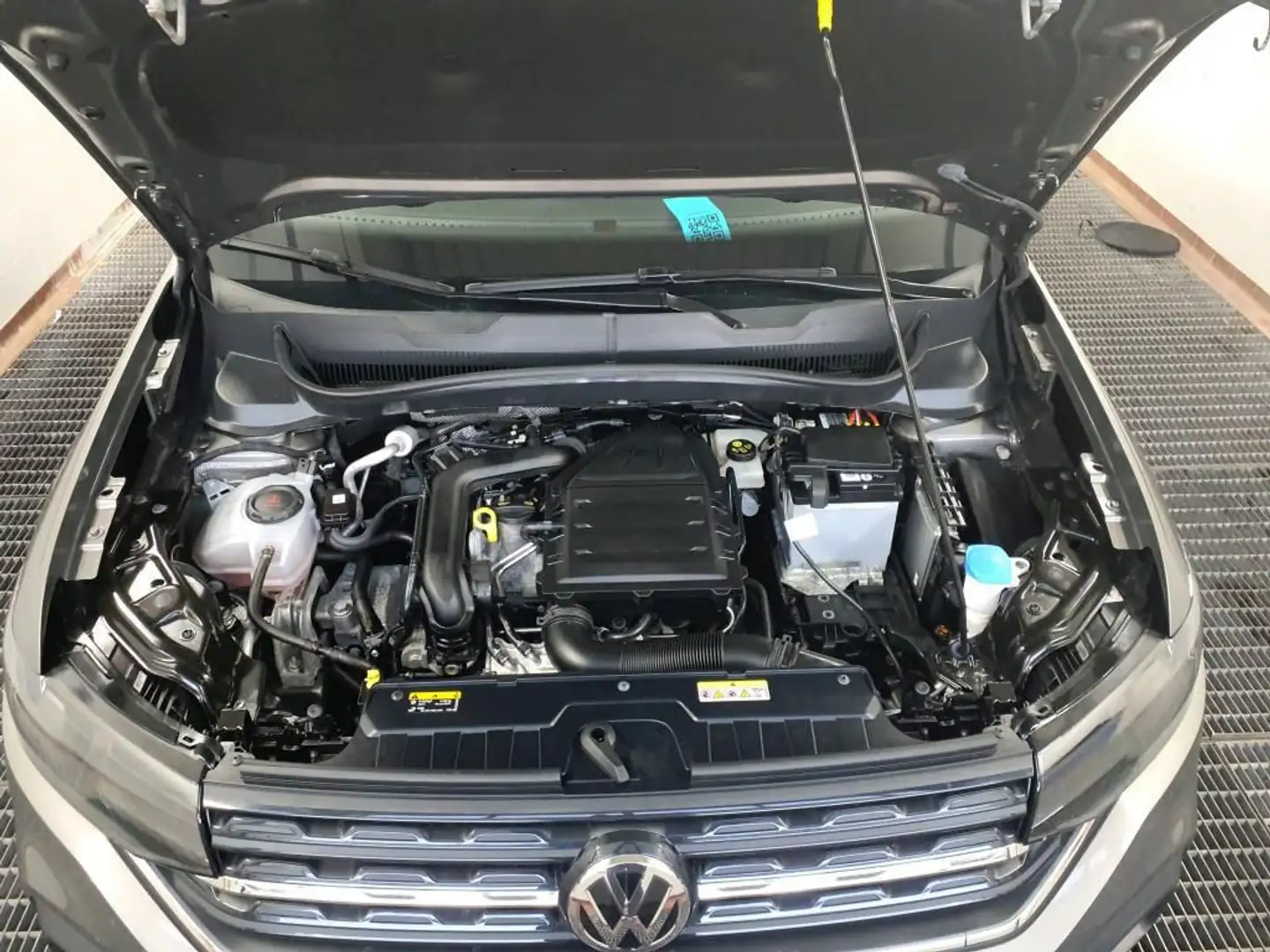 Vehicle image, number 5