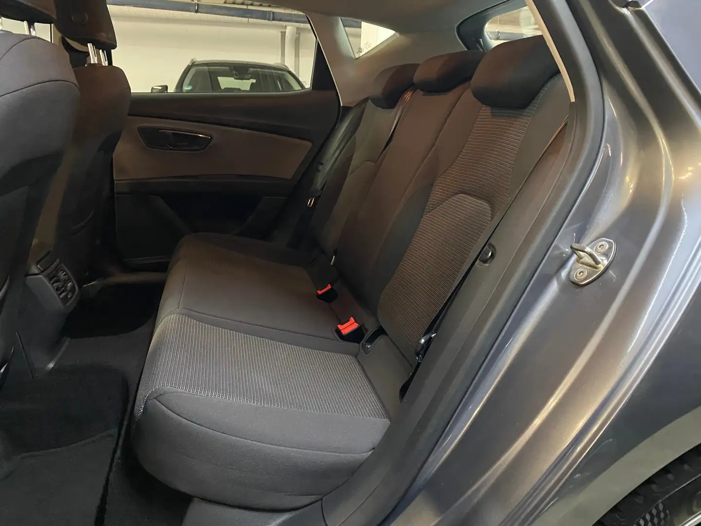 Vehicle image, number 9