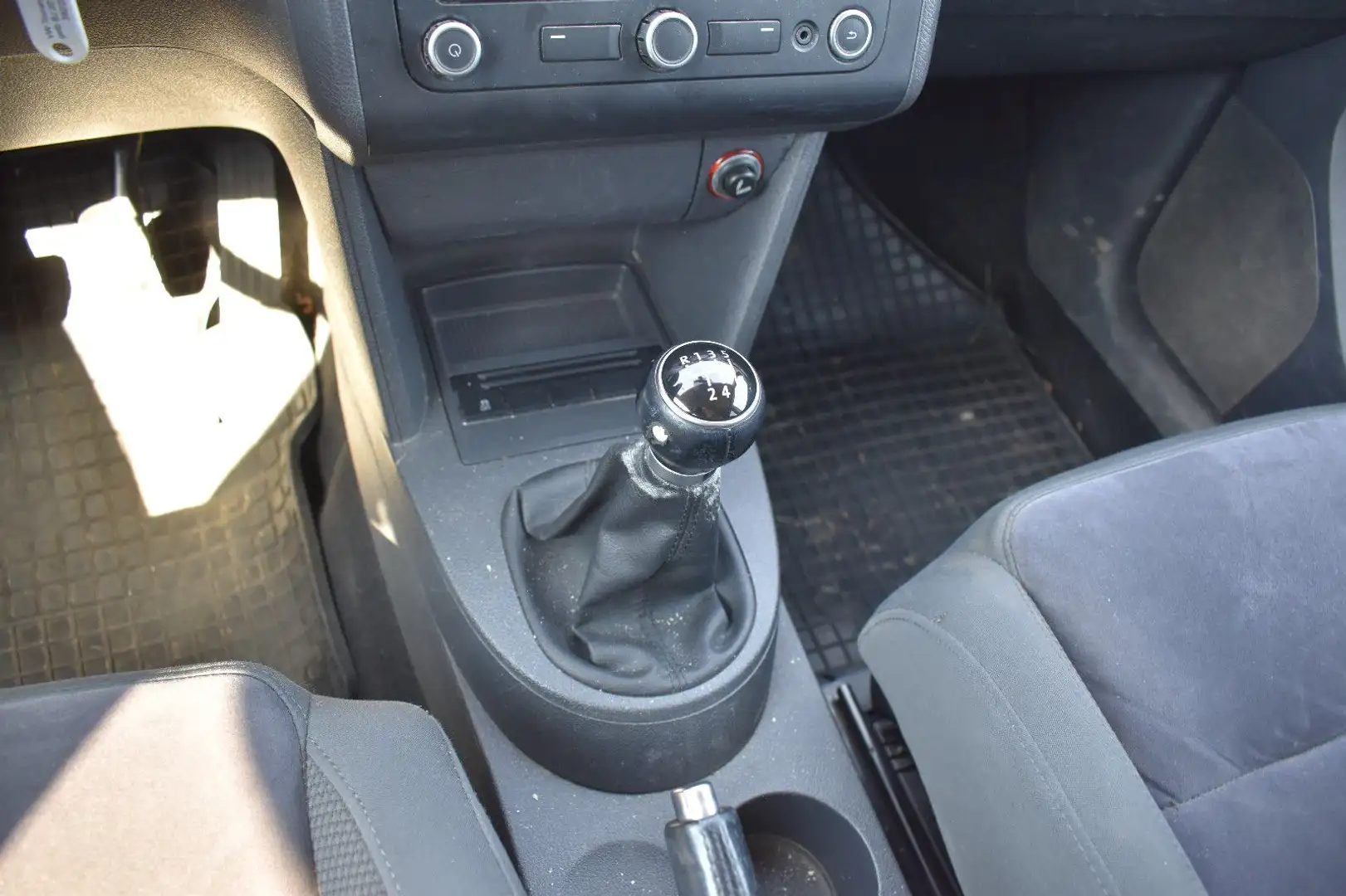 Vehicle image, number 18