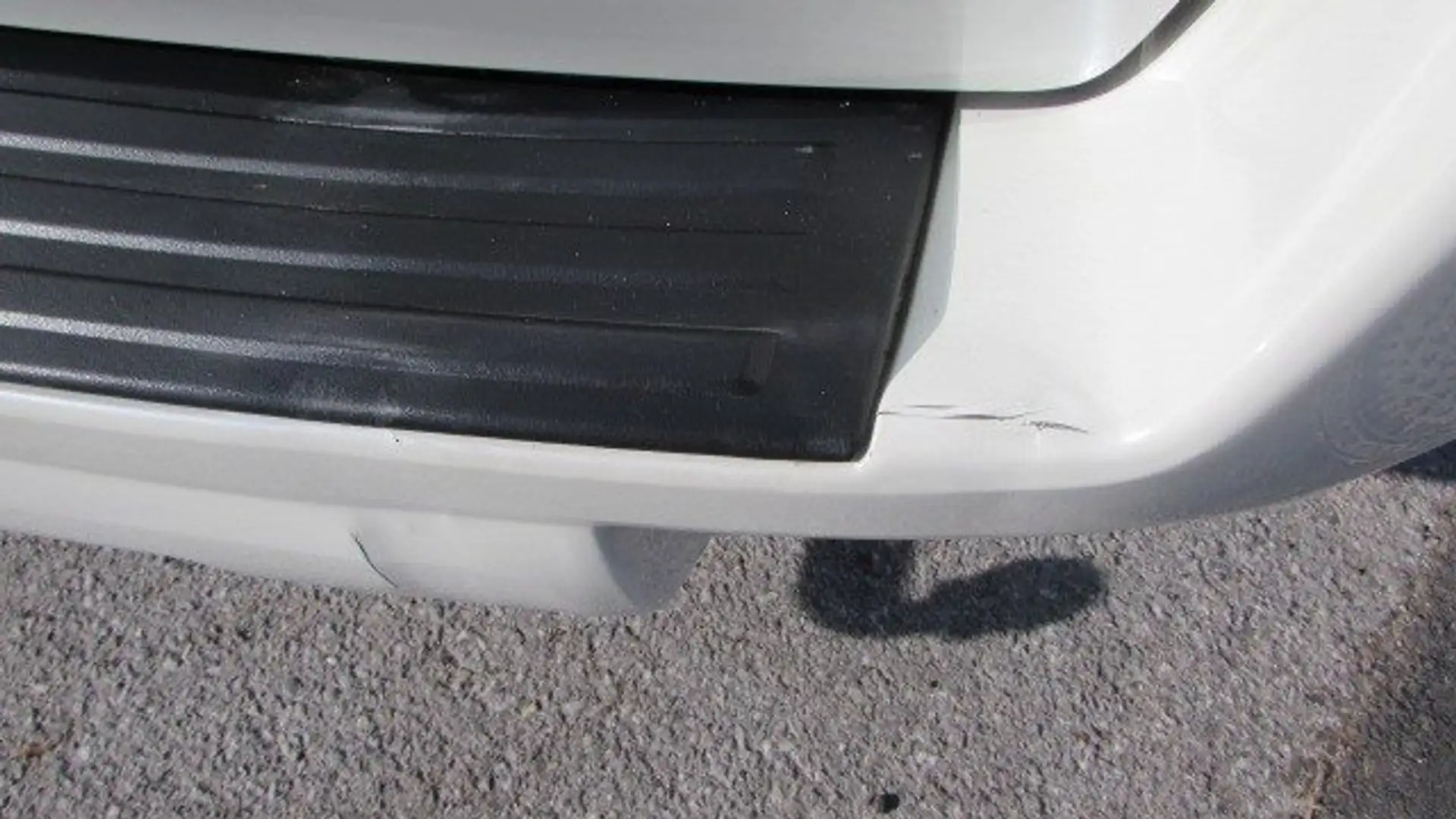 Vehicle image, number 14