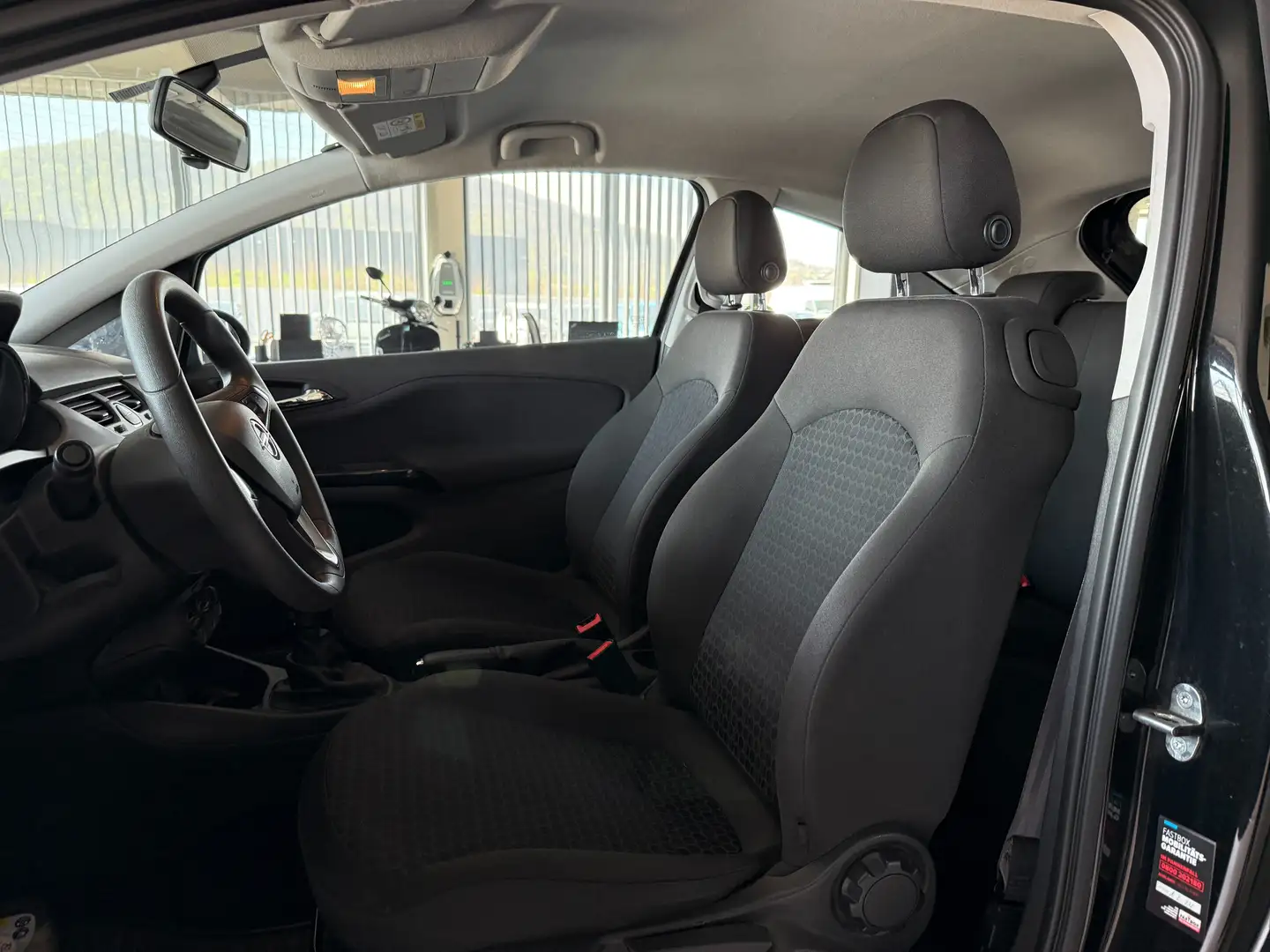 Vehicle image, number 6