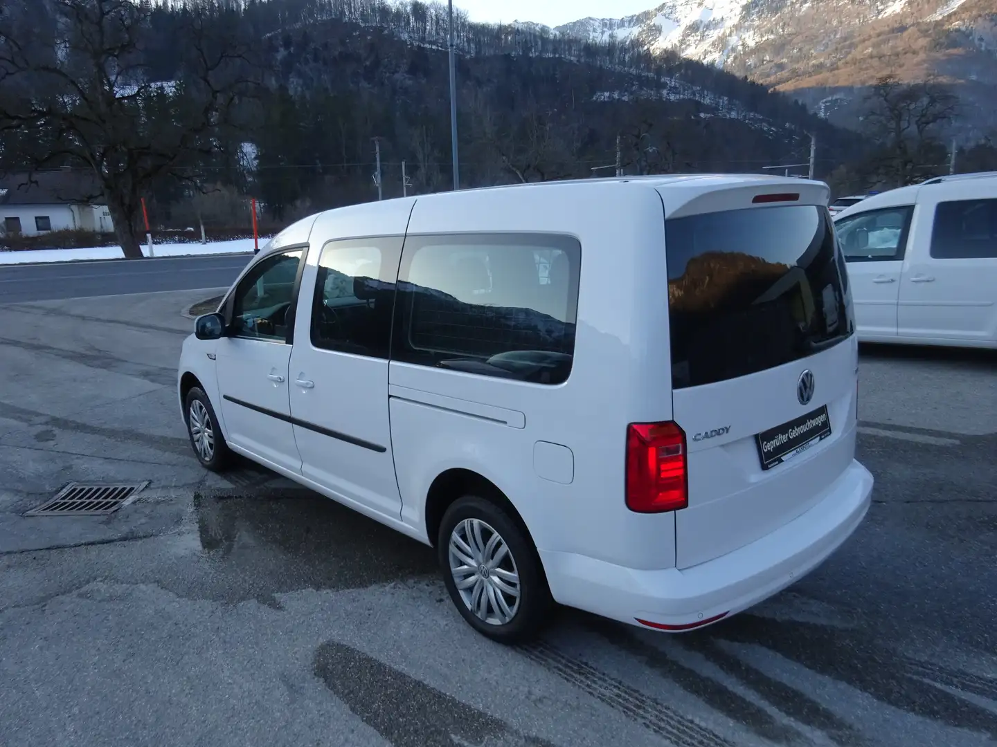 Vehicle image, number 5