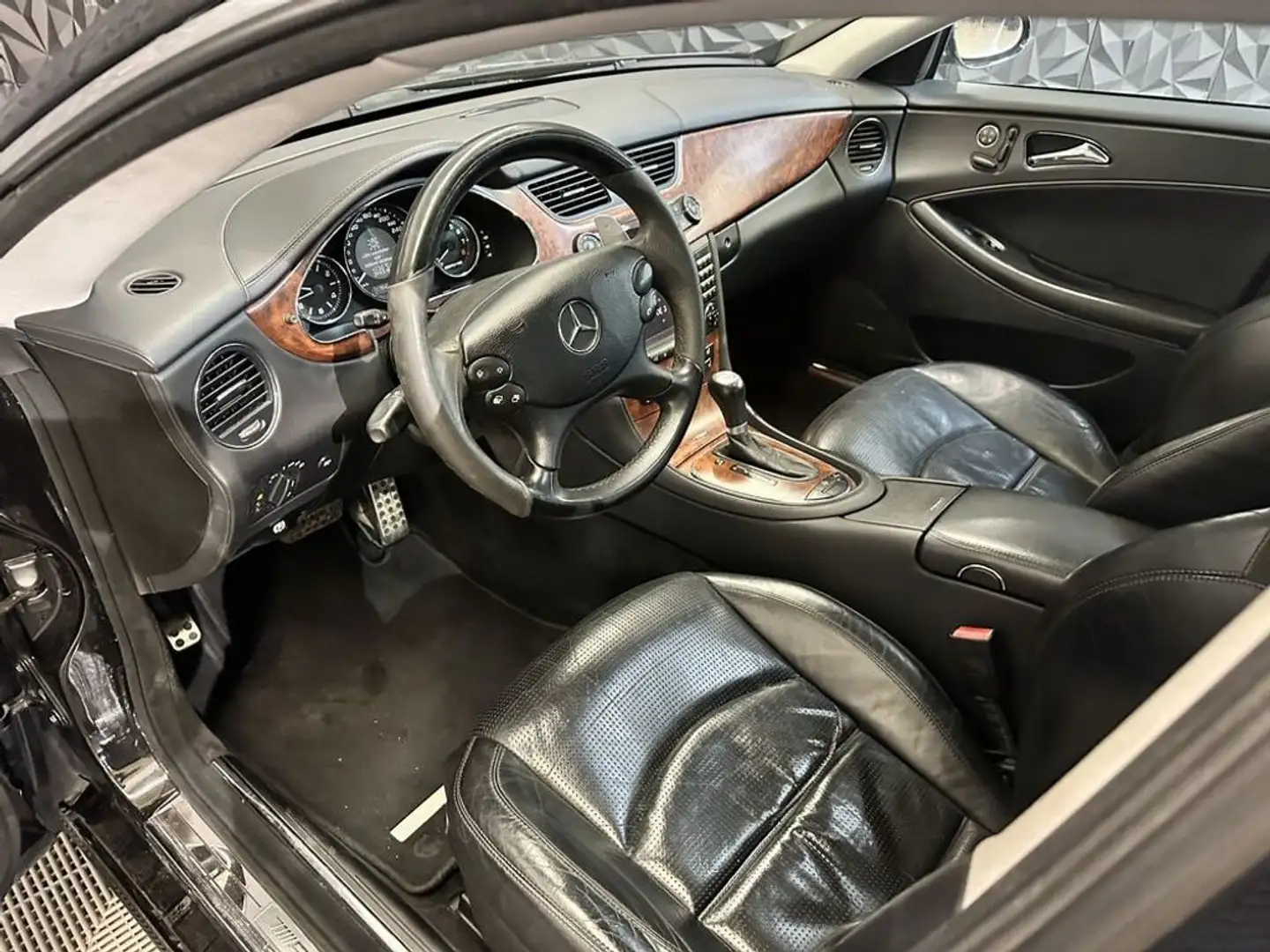 Vehicle image, number 13