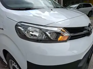 Vehicle image thumbnail, number 8