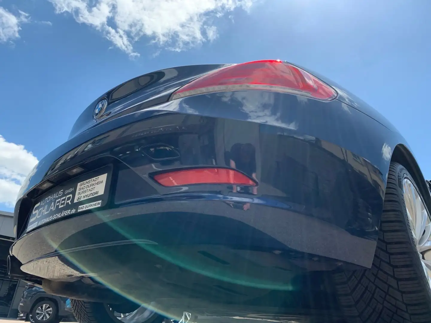 Vehicle image, number 16