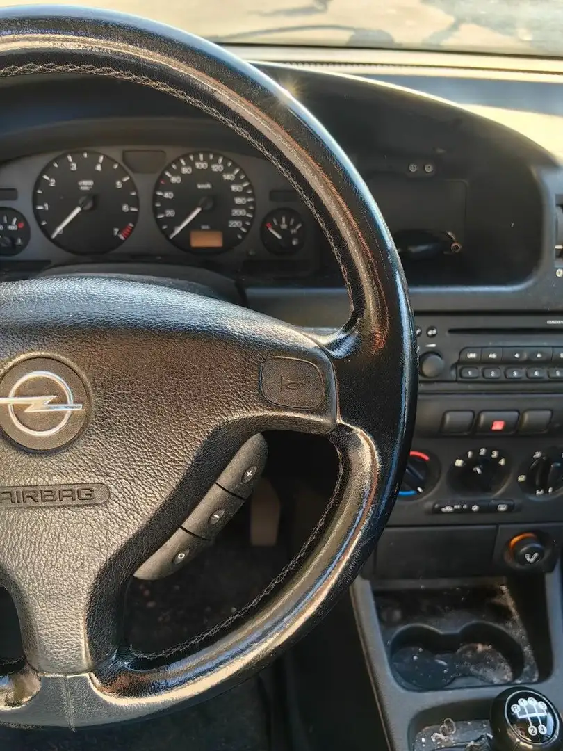 Vehicle image, number 6