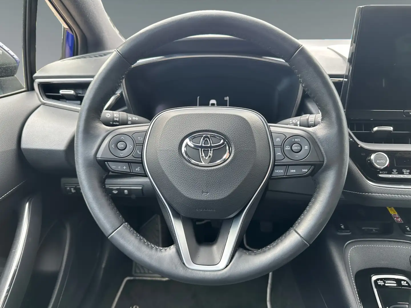 Vehicle image, number 13