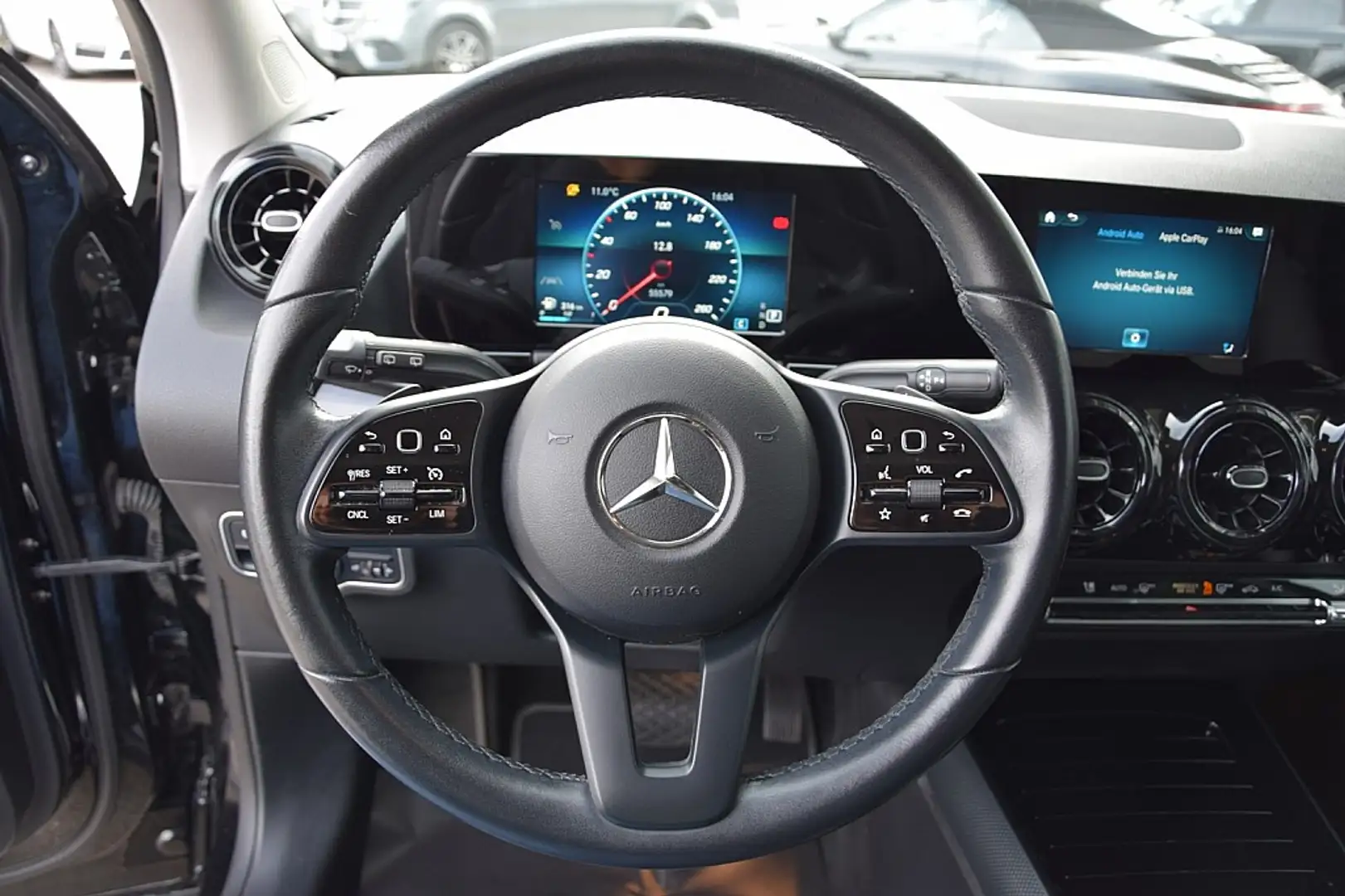 Vehicle image, number 6