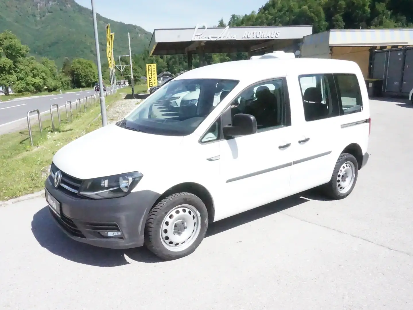 Vehicle image, number 3
