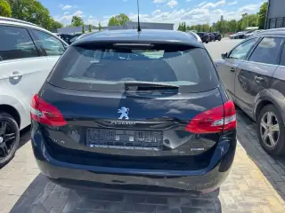 Vehicle image thumbnail, number 5