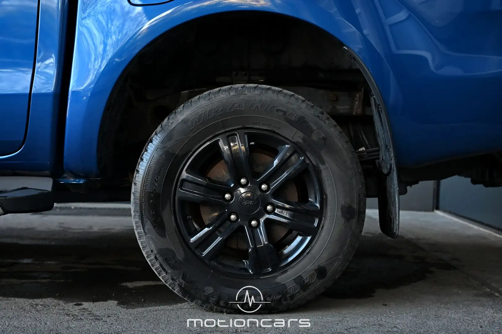 Vehicle image, number 8