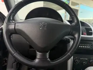 Vehicle image thumbnail, number 9