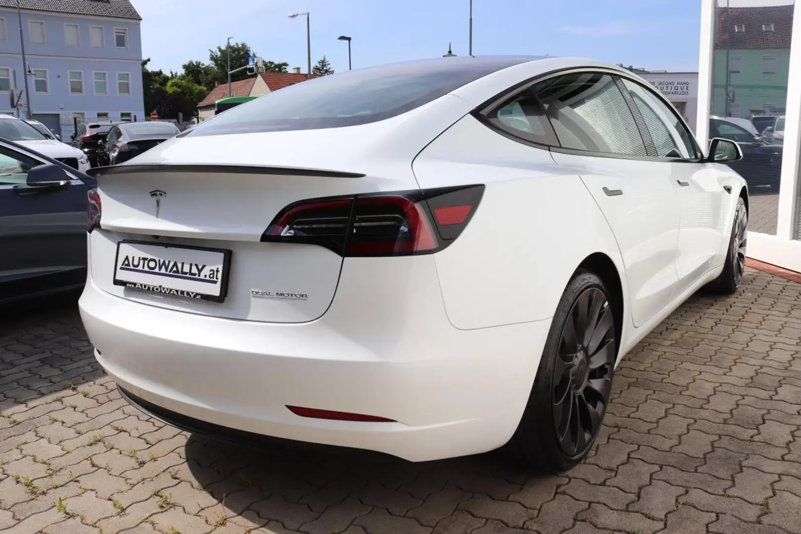 Vehicle image, number 3