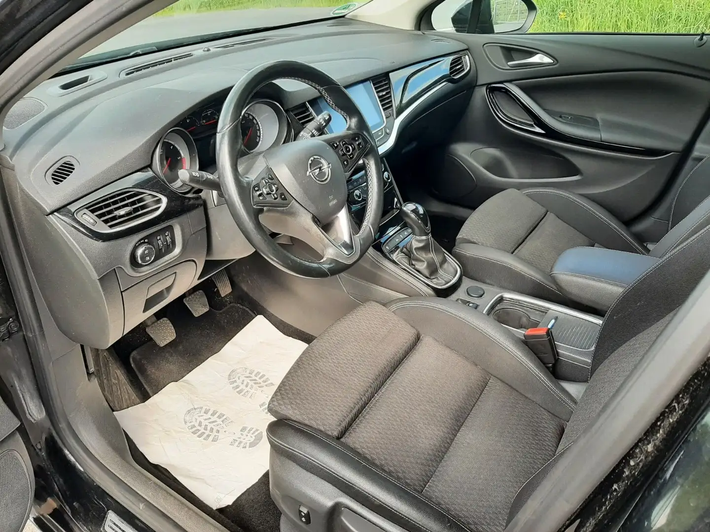 Vehicle image, number 12