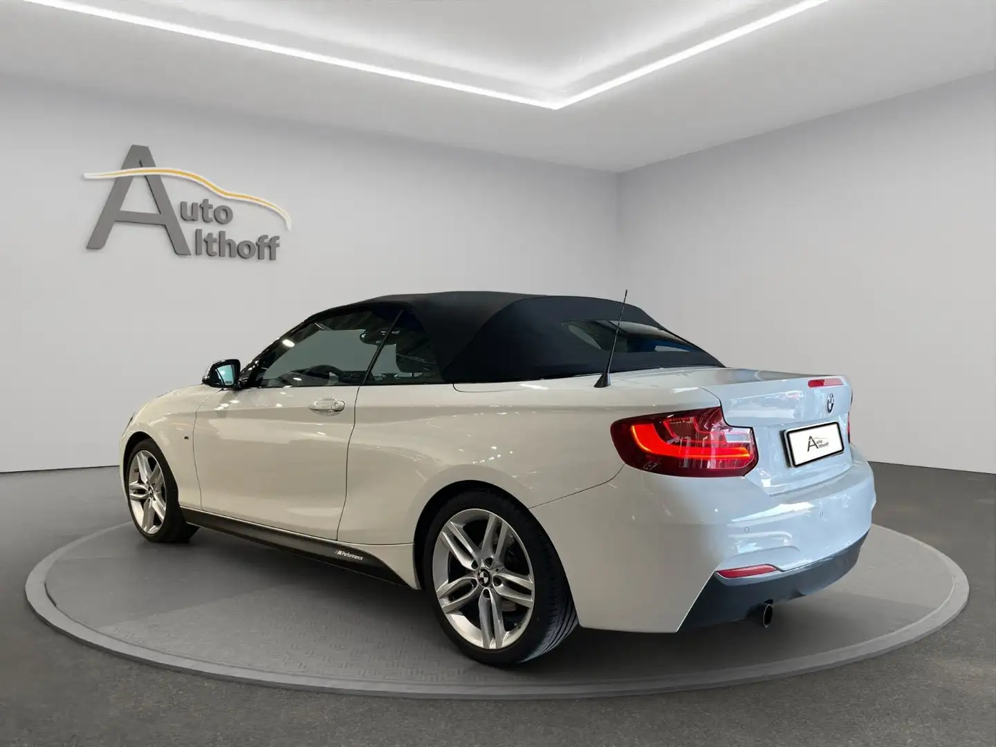 Vehicle image, number 4