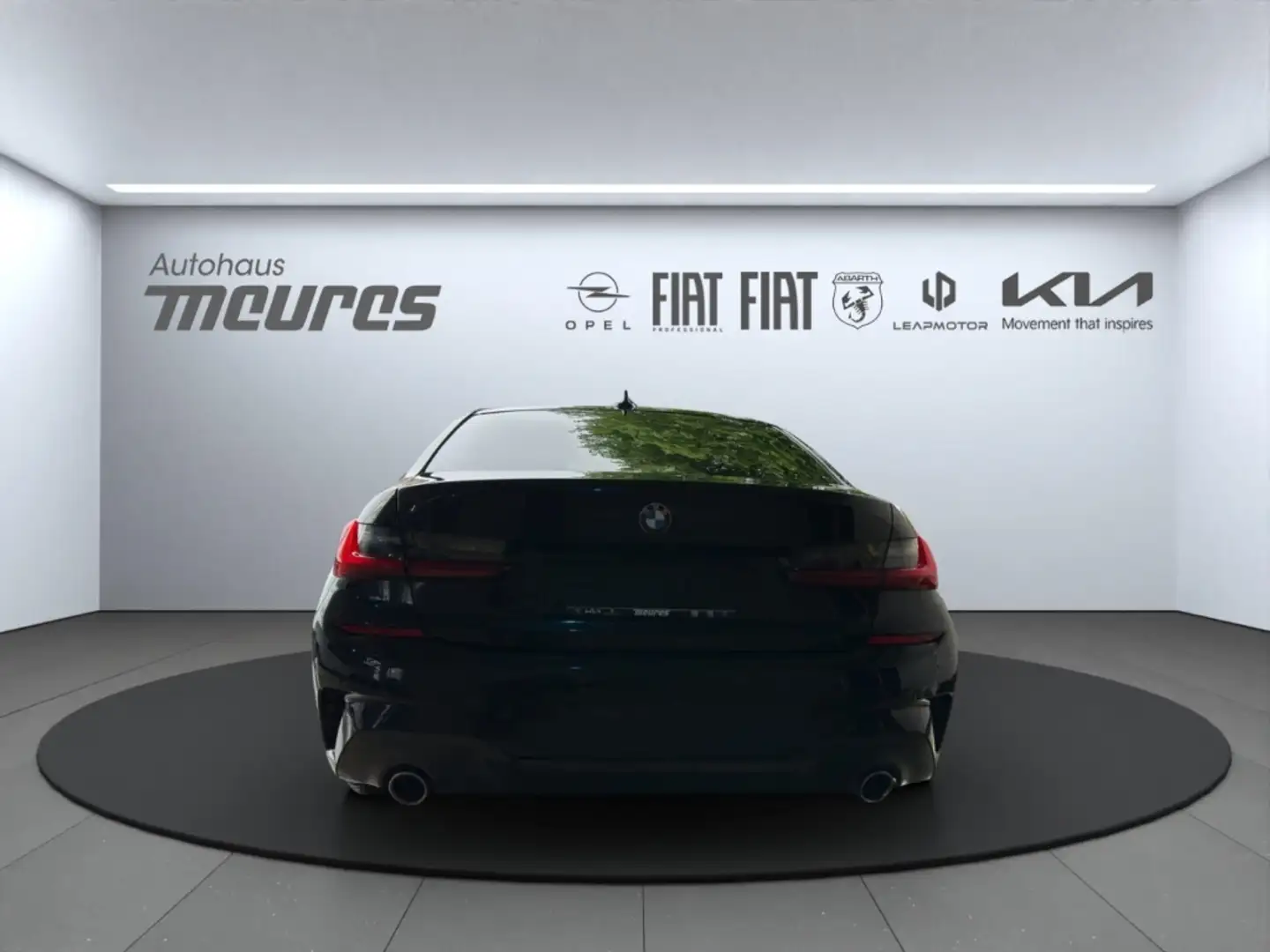 Vehicle image, number 3
