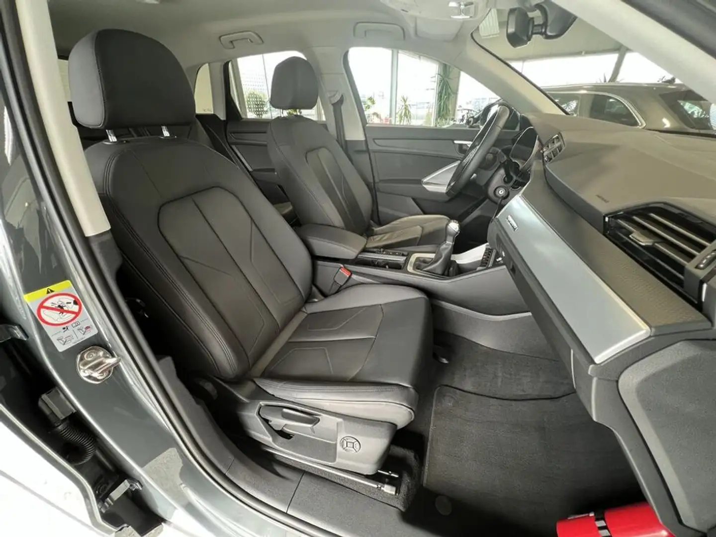 Vehicle image, number 6