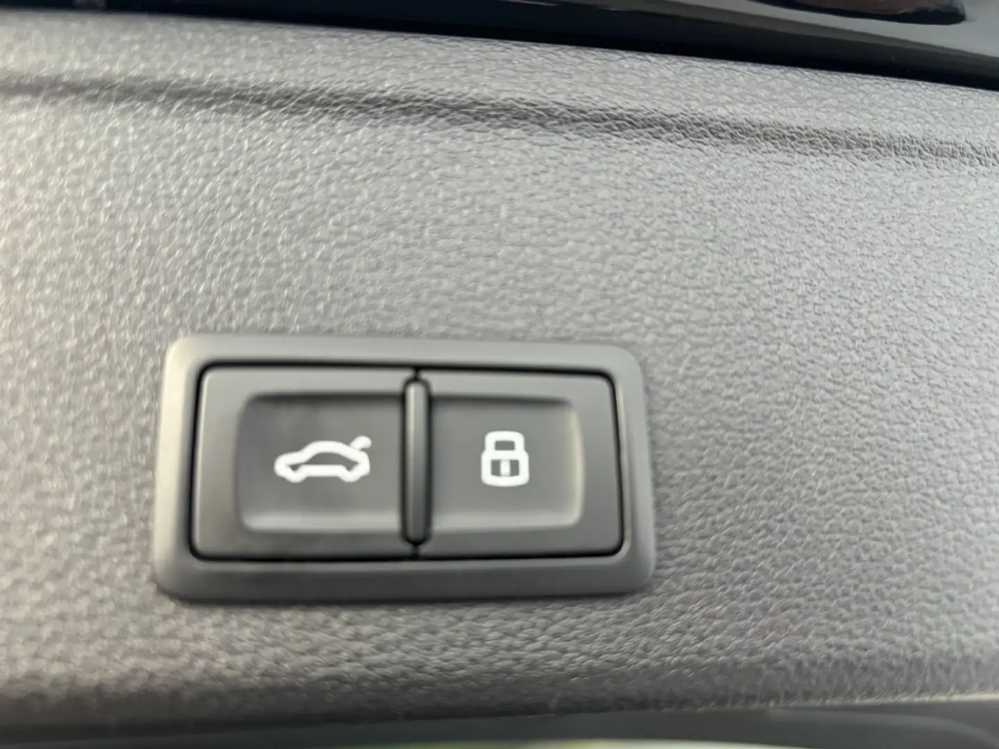 Vehicle image, number 18